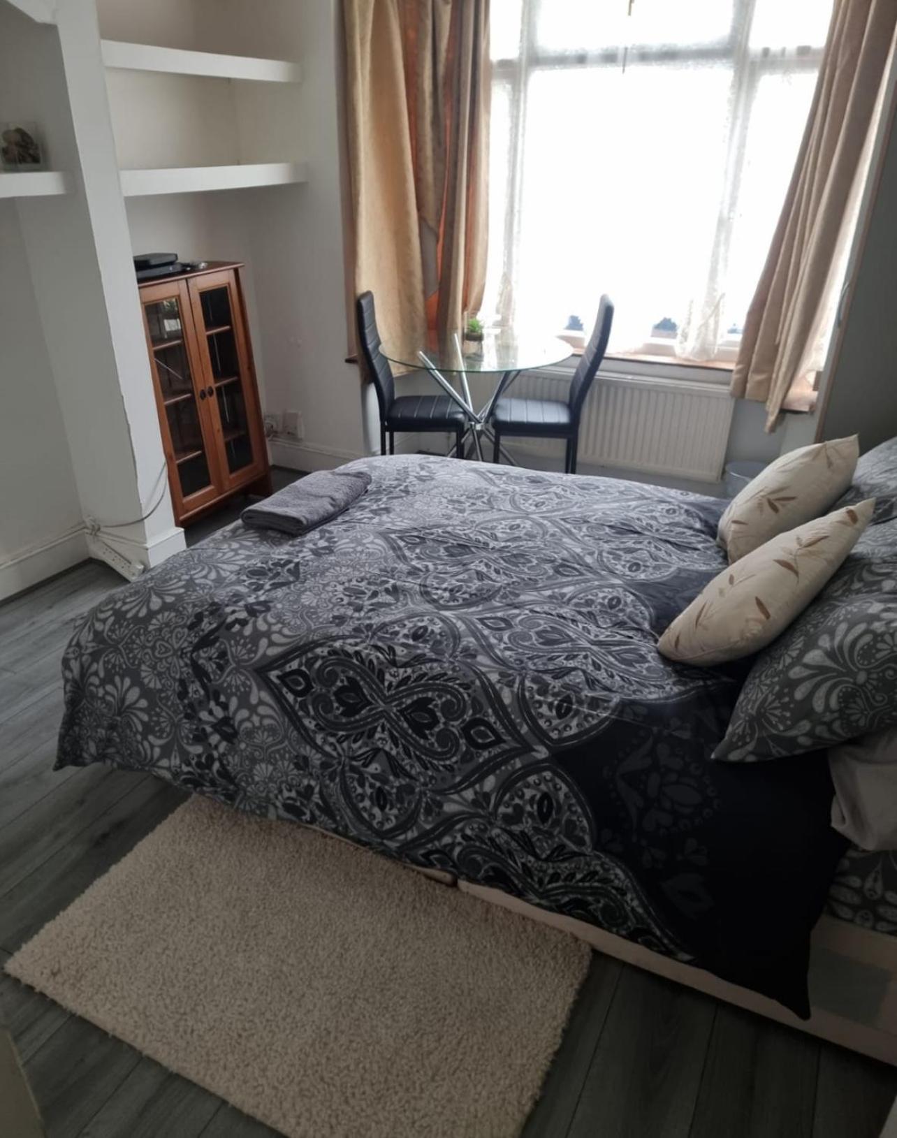 Cozy Rooms 25 Min Liverpool Street Лондон Экстерьер фото